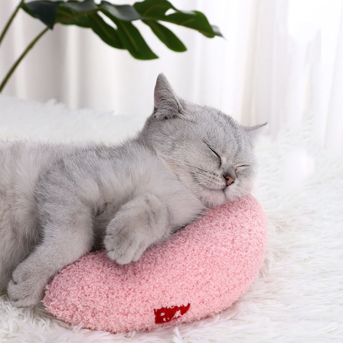 Cuddle Pillow – Cozy & Fluffy Pet Cushion